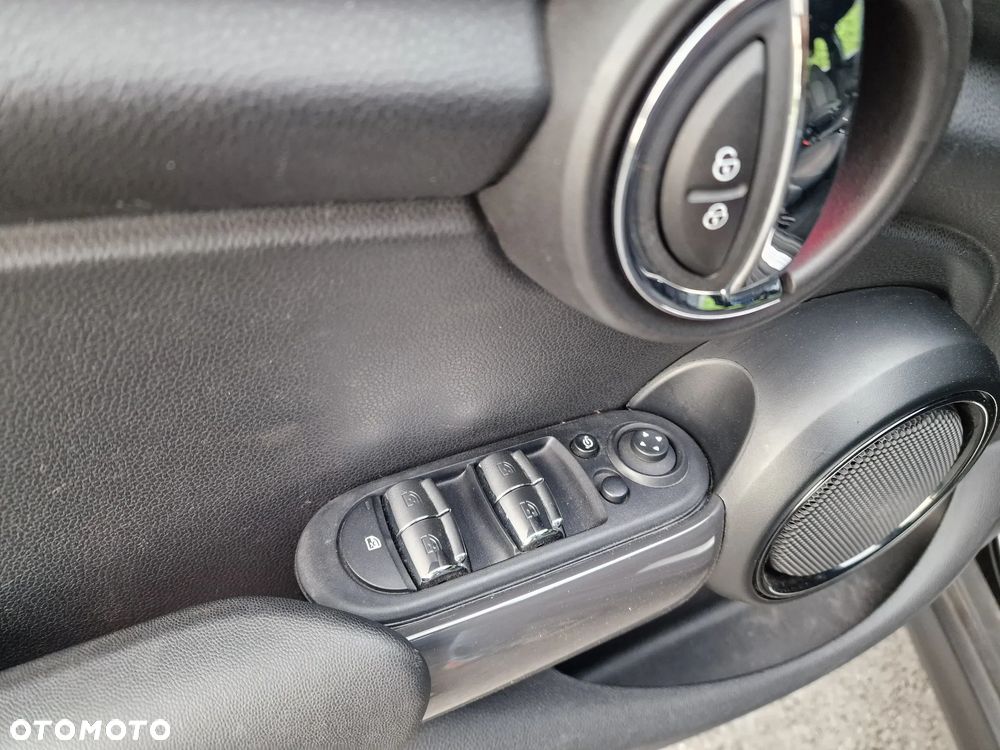 MINI ONE Essential Trim - 22