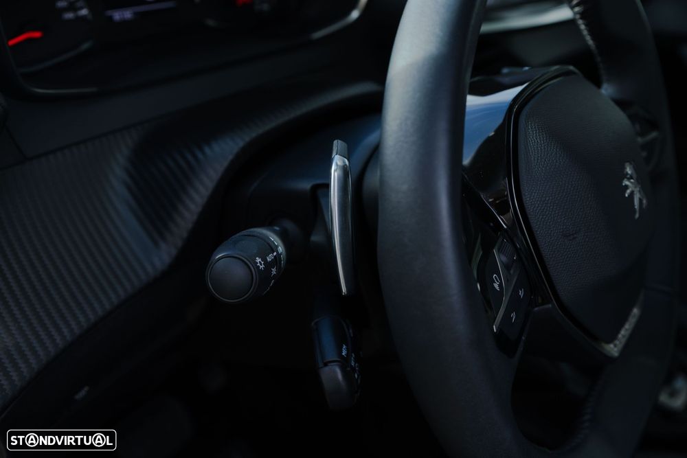 Peugeot 2008 1.2 PureTech Active EAT8 - 13