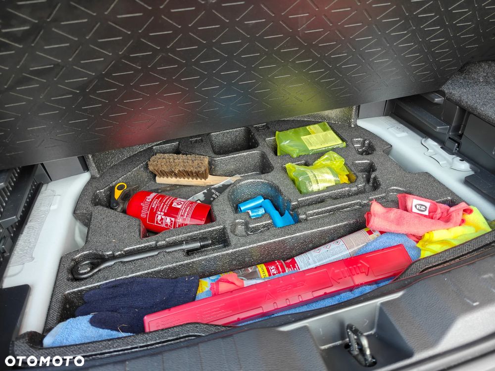 Toyota RAV4 2.5 Hybrid Executive 4x4 - 34