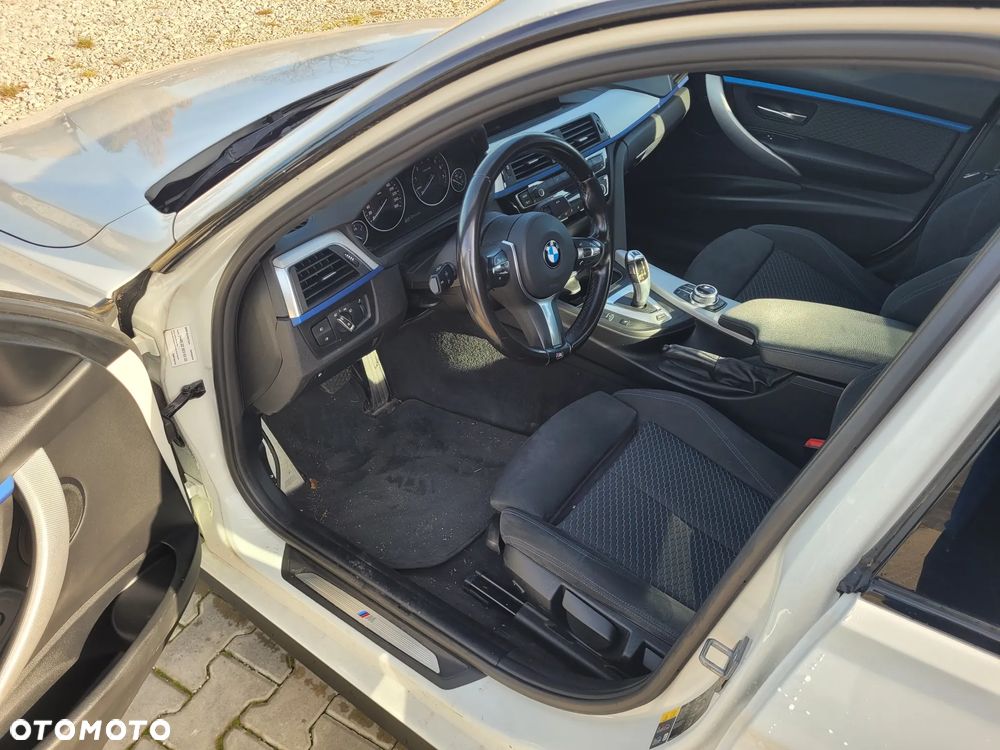 BMW Seria 3 330i M Sport - 8