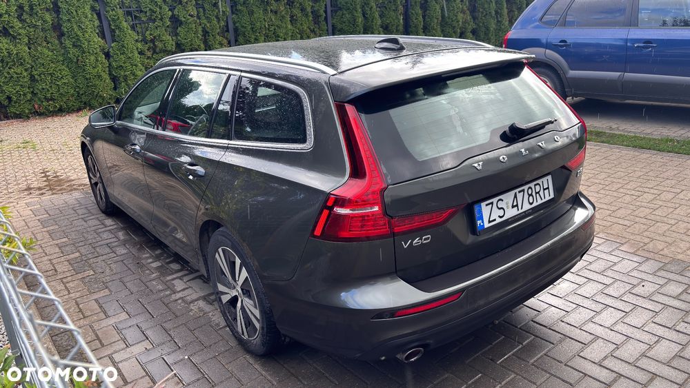 Volvo V60 2021 photo 2
