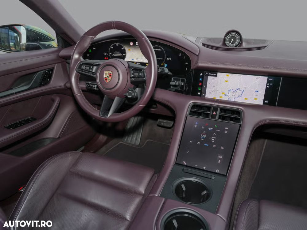 Porsche Taycan - 11