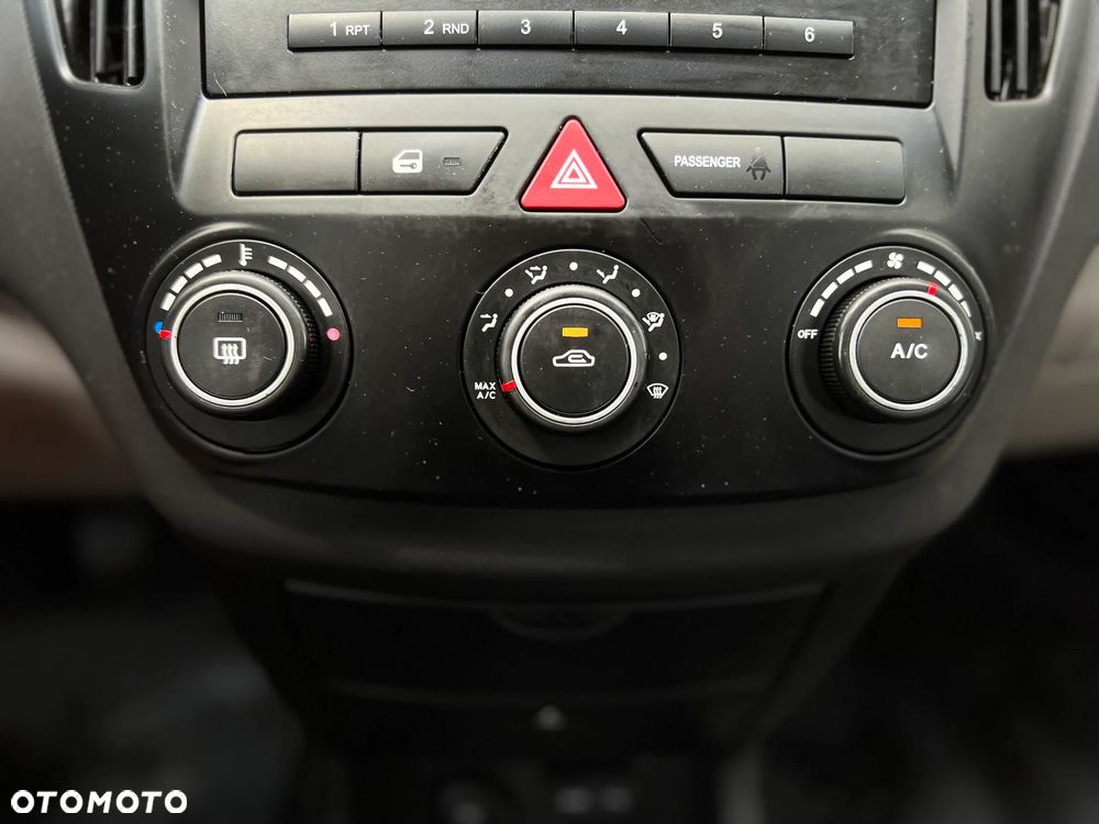 Kia Ceed - 22