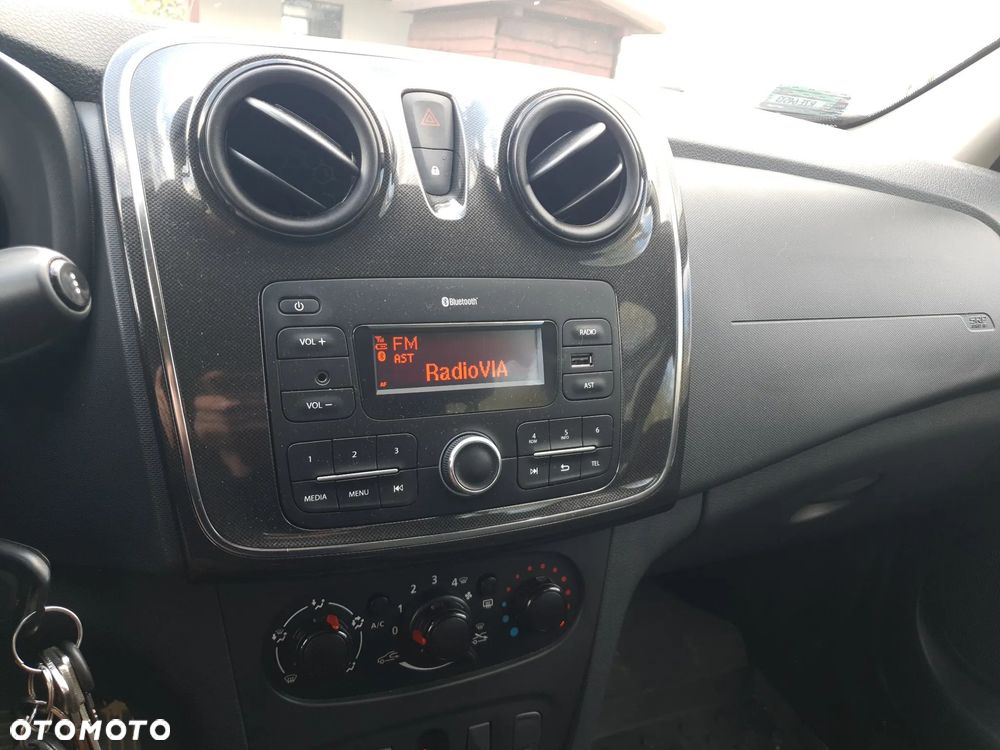 Dacia Sandero - 8