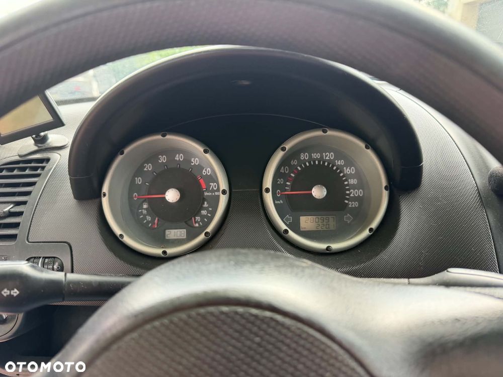 Volkswagen Polo 1.4 16V Basis - 3
