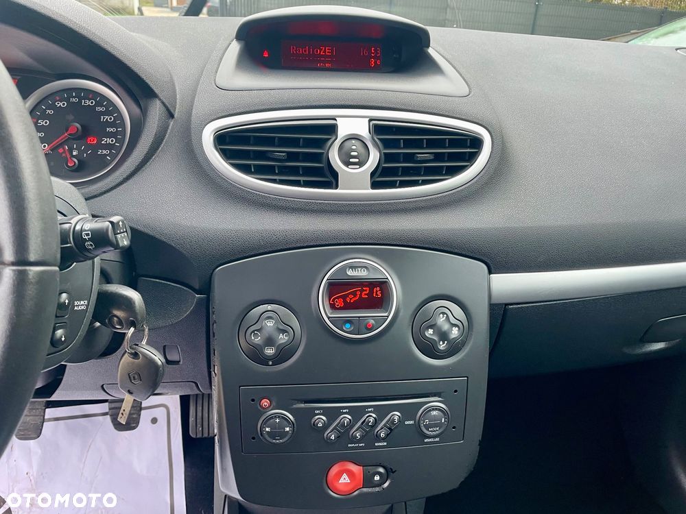 Renault Clio 1.2 16V 75 Dynamique - 29