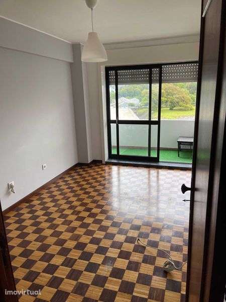 ALUGUER - Apartamento T1+1 - Av. Fernão de Magalhães - Grande imagem: 2/12