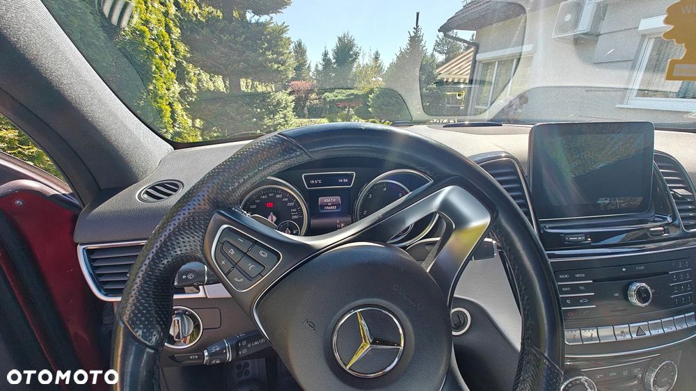 Mercedes-Benz GLE - 12