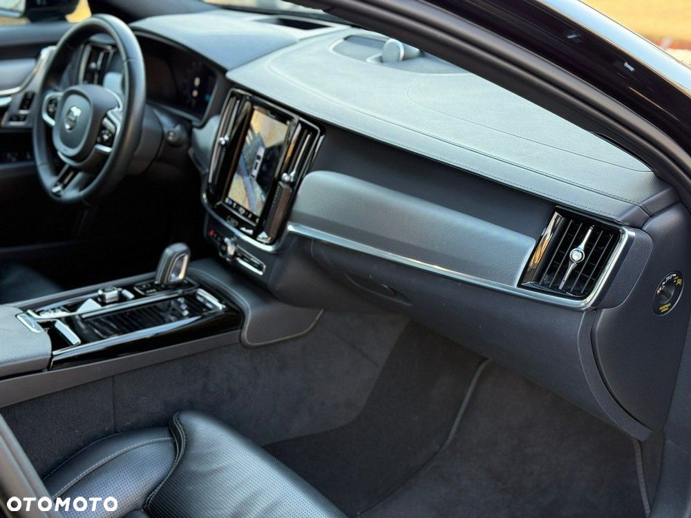 Volvo V90 T8 AWD Plug-In Hybrid R-Design - 16