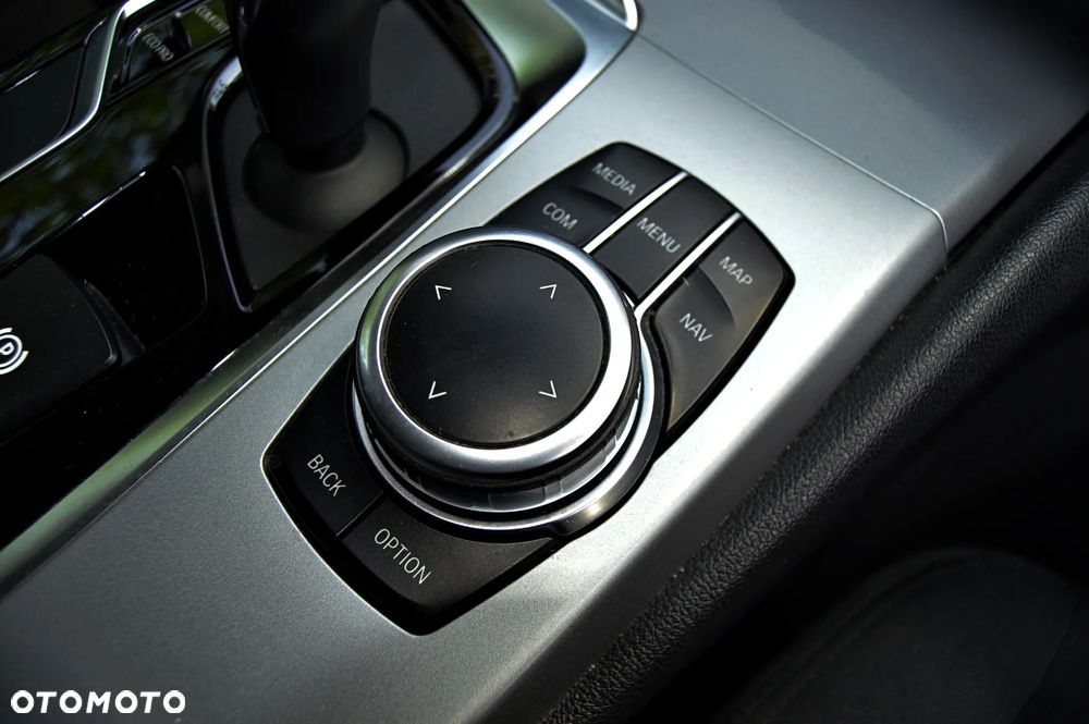 BMW Seria 5 518d - 21