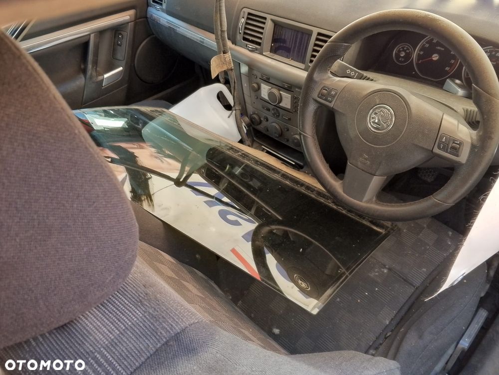 Opel Vectra C FL (05-08r.) 1.8B 140KM. Silnik Z18XER Skrzynia M26  F35 lakier 4AU(Z163) . Cały na części. GWARANCJA !!! Przód Tył Zestaw Komplet Drzwi Klapa Zderzak Błotnik Maska Grill Atrapa Szyba Pas Lampa Lusterko Boczki Fotel Kanapa Kokpit Deska Rozdzielcza Przełącznik Włącznik Sterownik Przewody Wiązka Instalacja Moduł Komputer Czujnik Listwa Pompa Alternator Wtryski Głowica Rozrusznik Kompresor Sprzęgło Dwumas Silnik Skrzynia ABS Klimatyzacji Paliwa Wspomagania Kolektor Turbina Przepustnica Zawór Chłodnica Koło Hak Belka Sanki Zawieszenie Mcpherson Półoś Amortyzator Wydech Tłumik Zacisk Most - 9