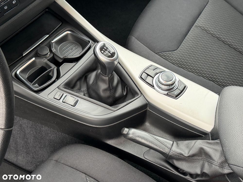 BMW Seria 1 116d - 24