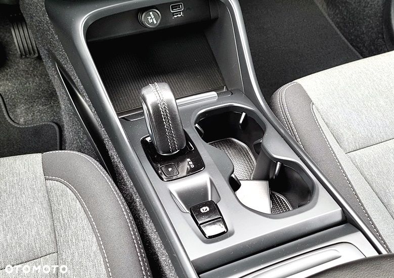 Volvo XC 40 B4 B DKG Ultimate Dark - 30