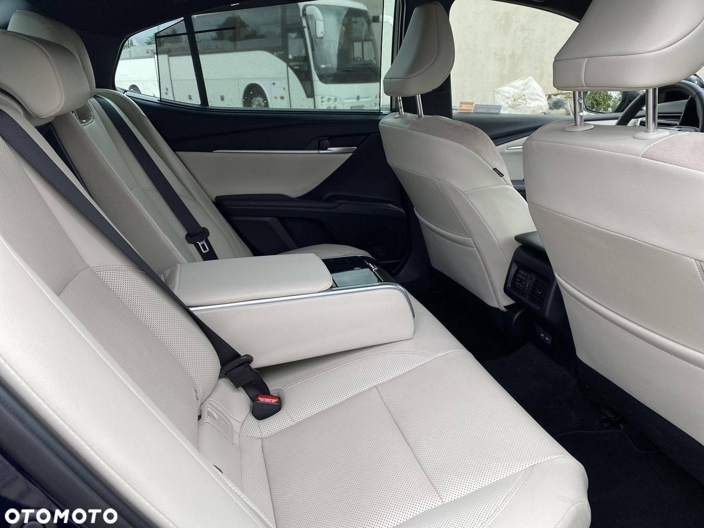 Toyota Camry - 15