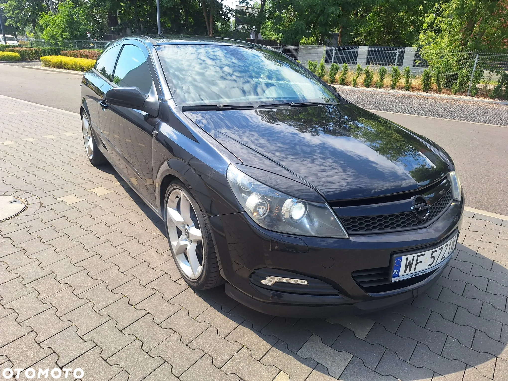 Opel Astra GTC 2.0 Turbo Sport - 3