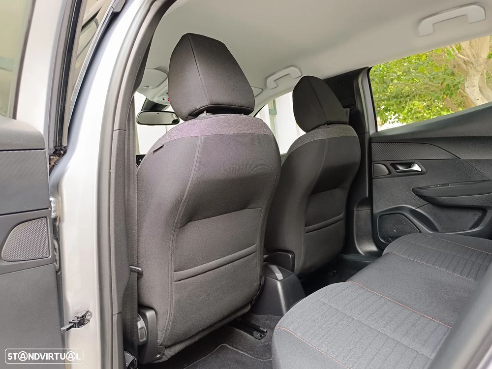Peugeot 2008 1.2 PureTech Active — fotografia 17