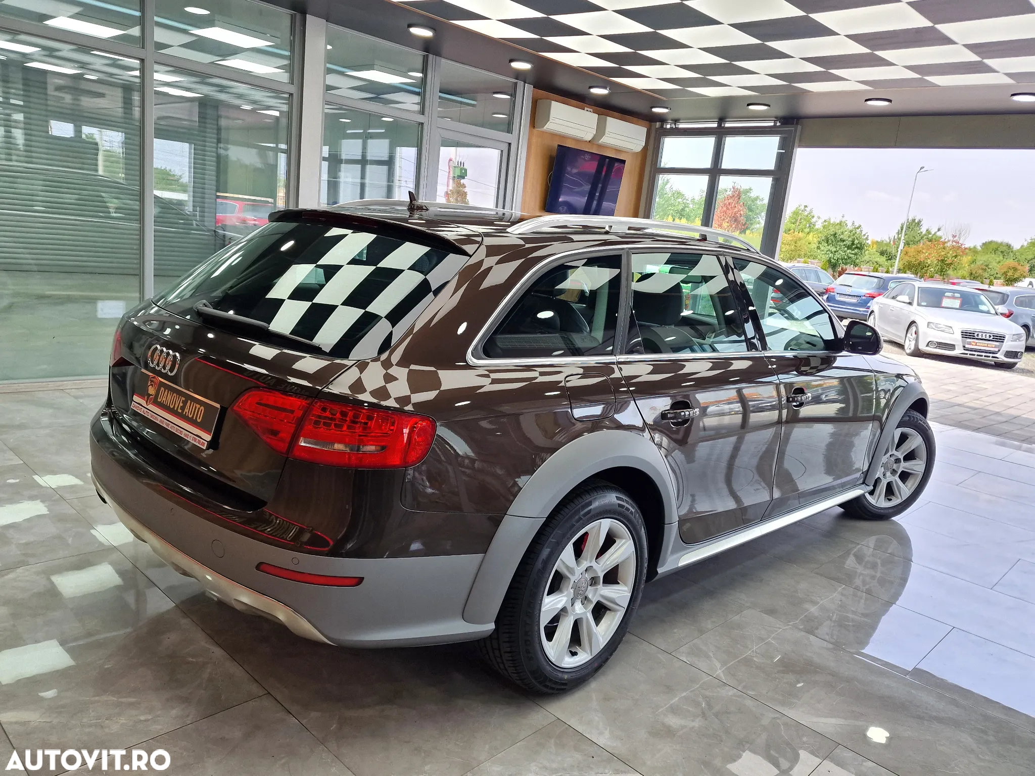 Audi A4 Allroad 2.0 TDI Quattro - 13