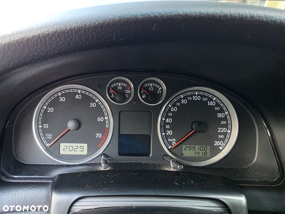 Volkswagen Passat 2002 photo 5