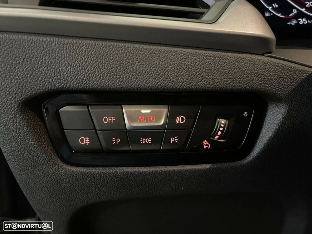 BMW 320 e Corporate Edition Auto - 35