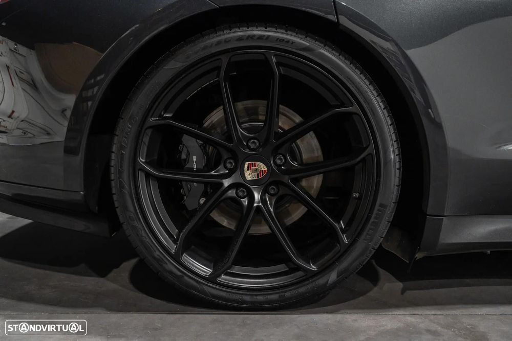 Porsche Taycan 4 - 40