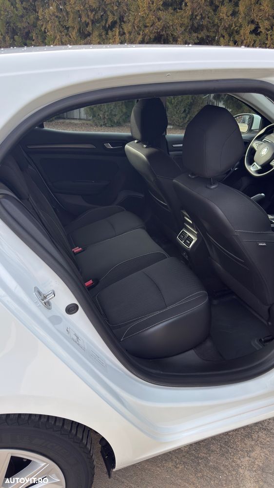 Renault Megane BLUE dCi Limited - 11