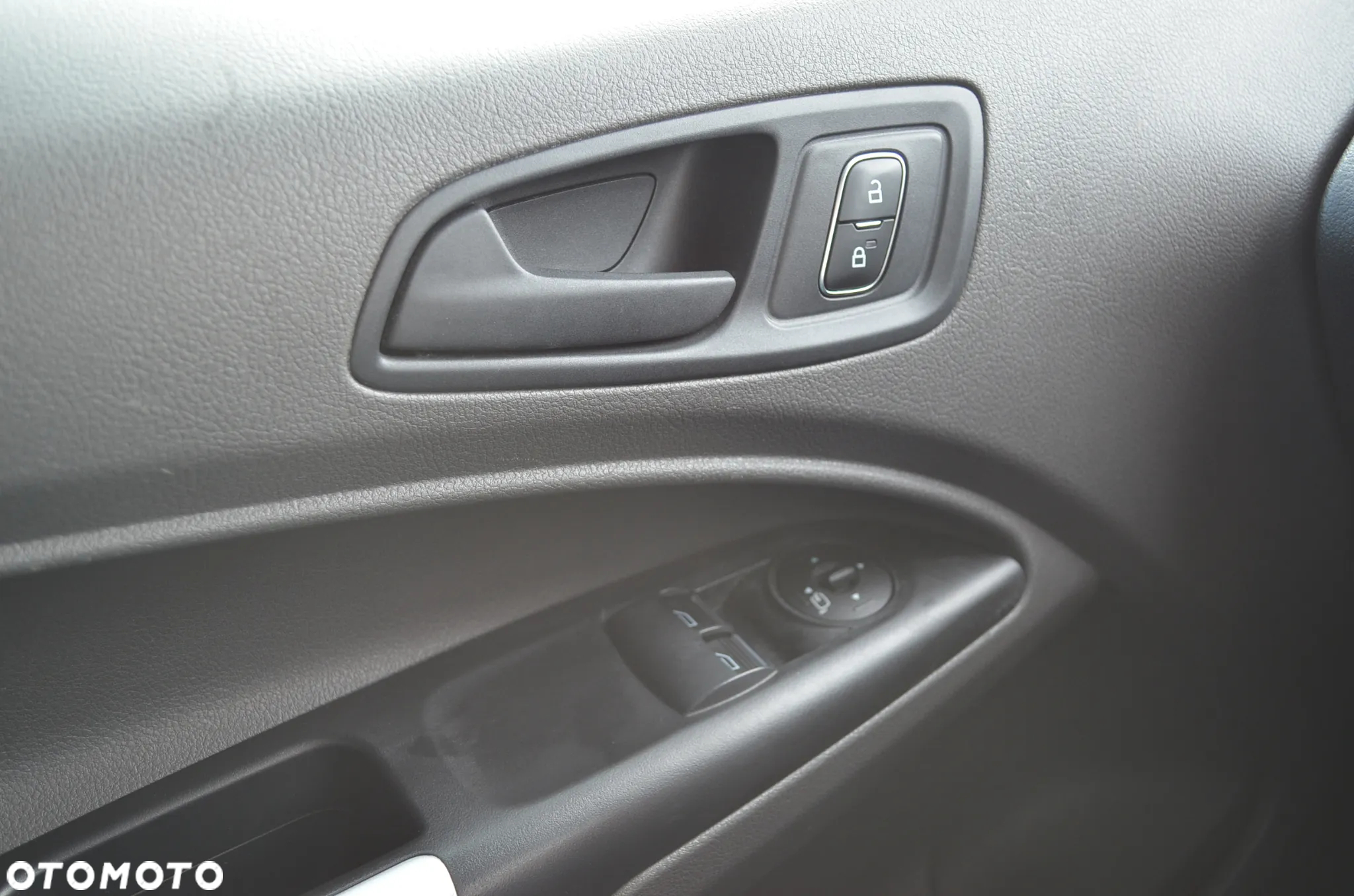 Ford Transit Connect - 14
