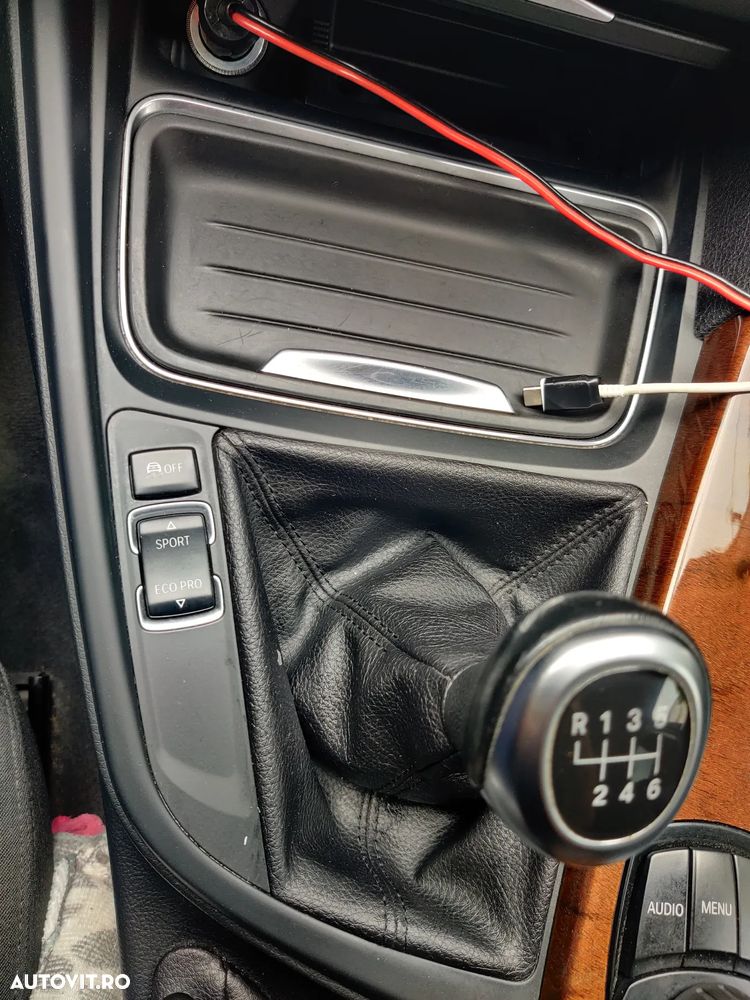 BMW Seria 3 320d xDrive DPF - 11