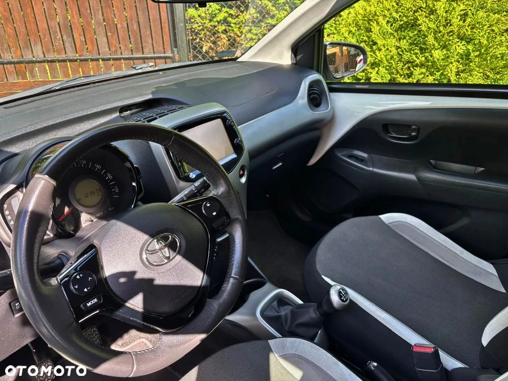 Toyota Aygo x-play touch - 4