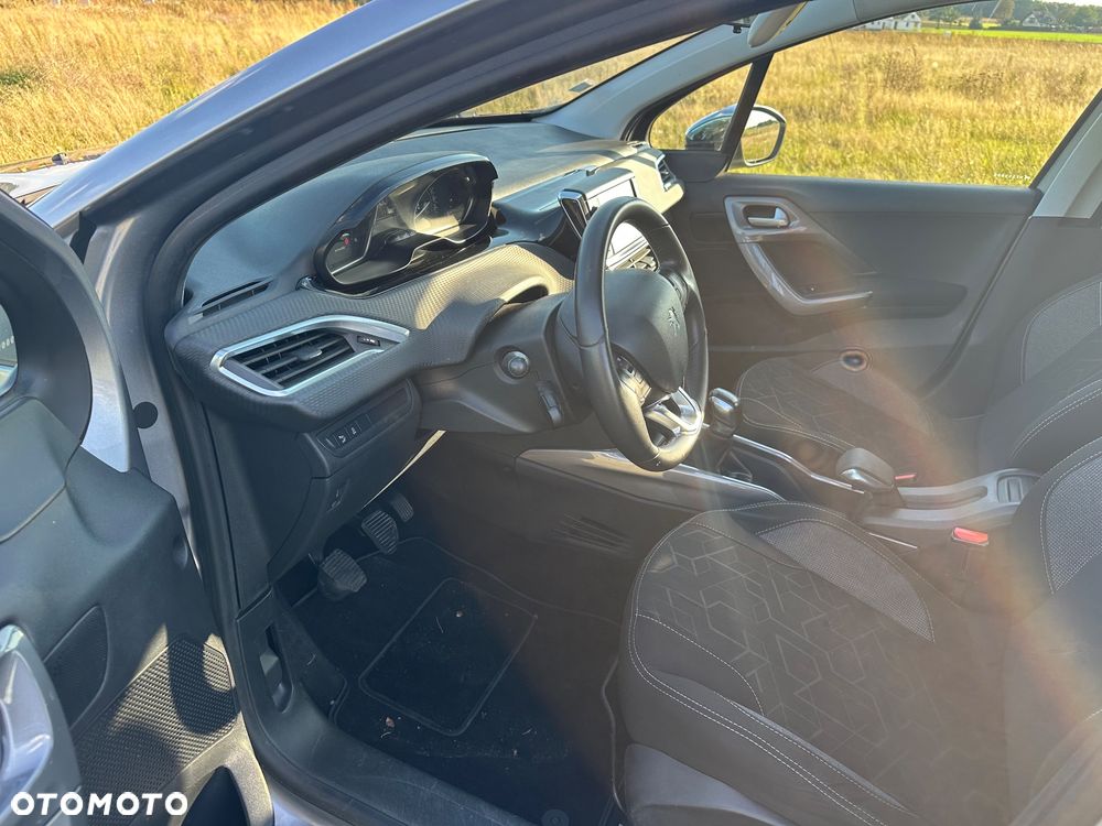 Peugeot 2008 1.6 BlueHDi Style - 14