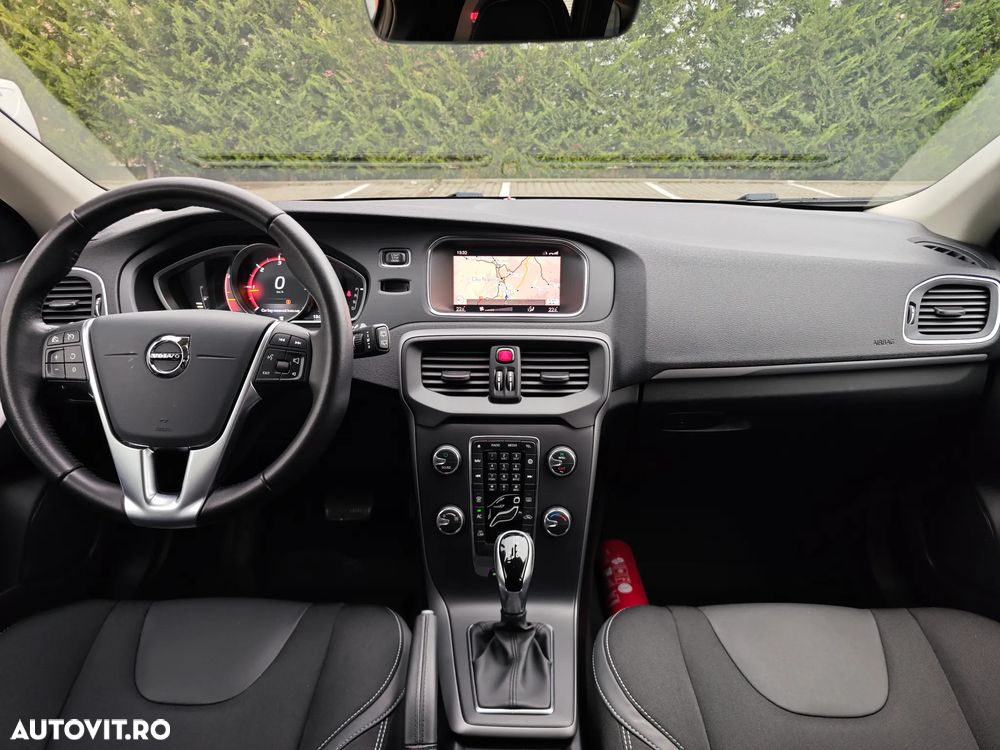 Volvo V40 D2 Geartronic Linje Svart - 5