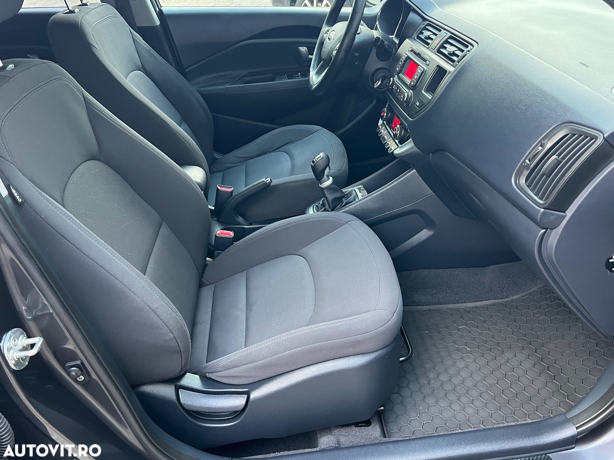 Kia Rio 1.4 CRDi 90 Platinum Edition - 20