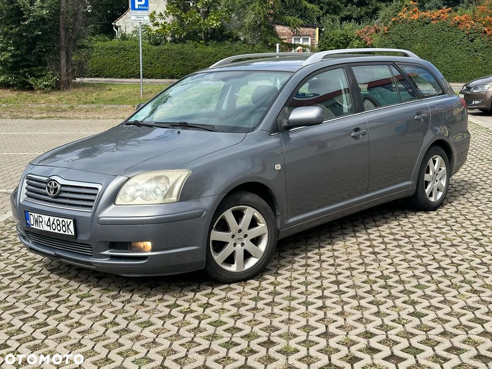 Toyota Avensis - 1
