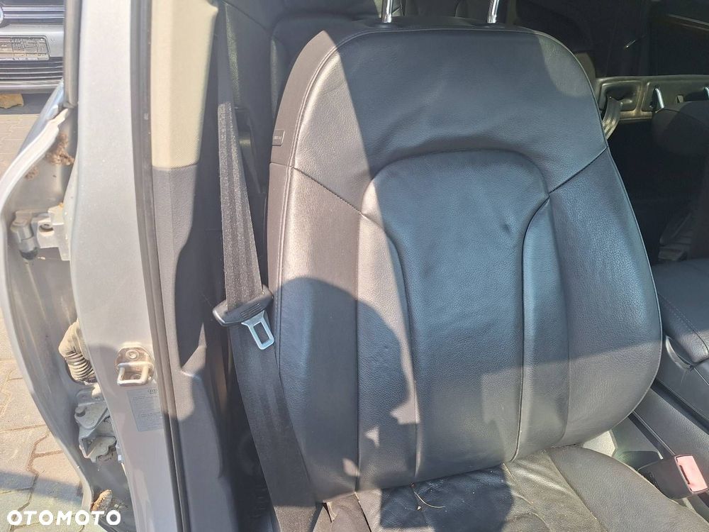 FOTELE KOMPLET LEWY PRAWY KANAPA + TRZECI RZĄD AUDI Q7 I JASNE GRZANE - 15