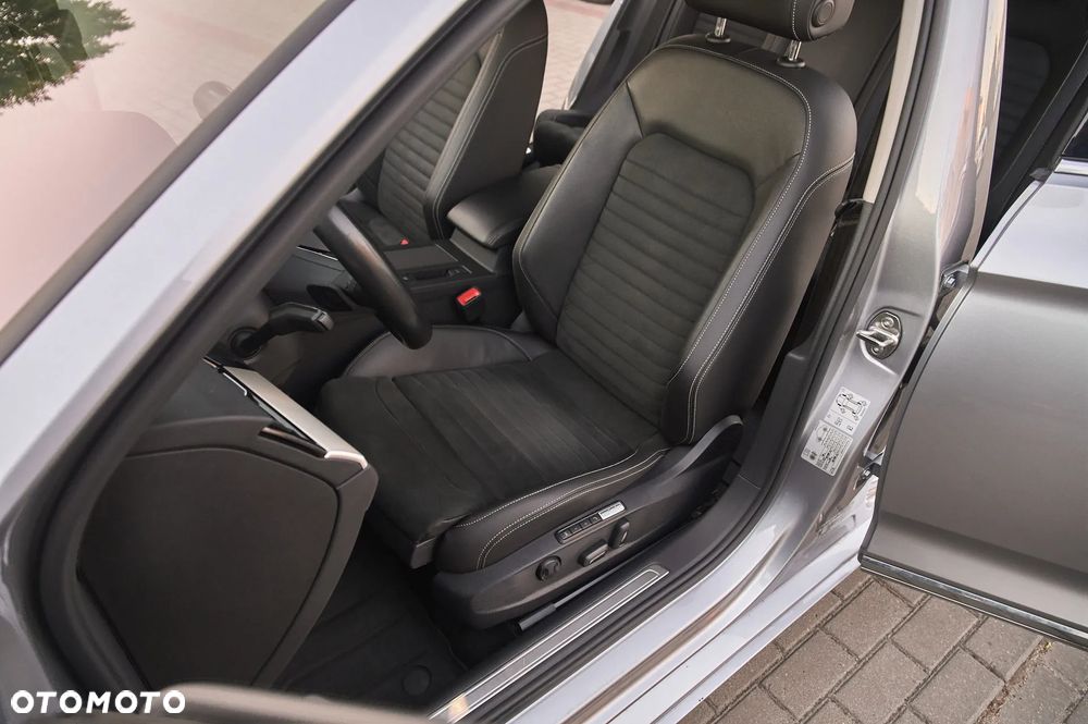 Volkswagen Passat - 23
