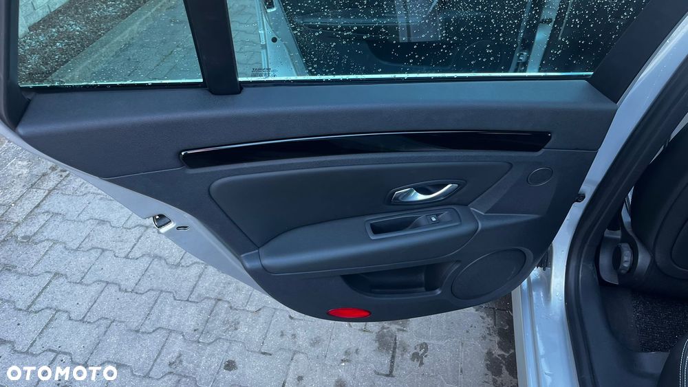 Renault Laguna 2.0 dCi Bose Edition ESM - 16