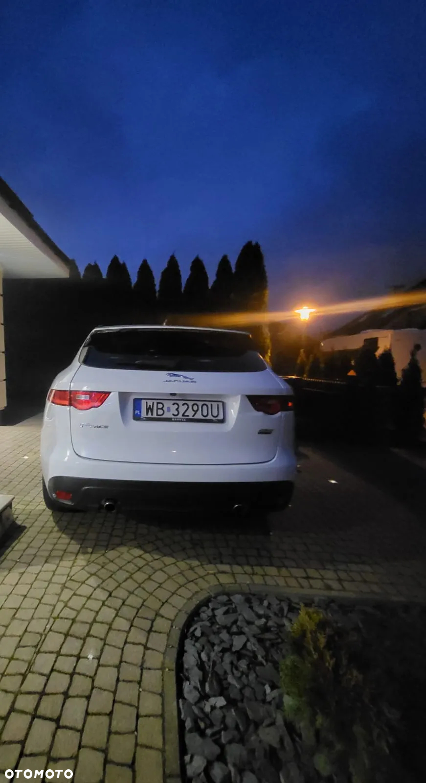 Jaguar F-Pace 2.0 i4D AWD R-Sport - 4