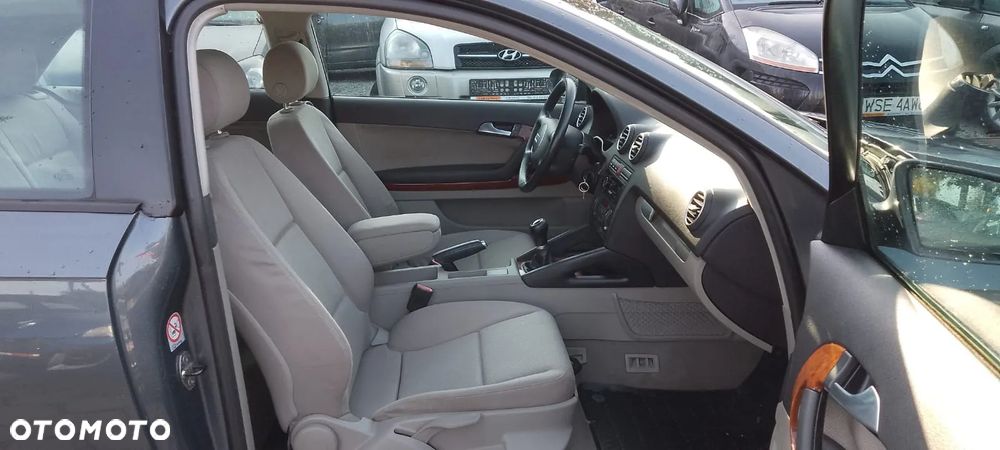 Audi A3 Sportback 2.0 FSI Attraction - 14