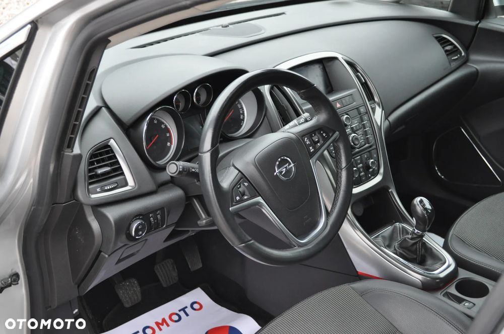 Opel Astra 1.4 Turbo Exklusiv - 14