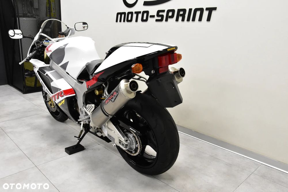 Honda VTR - 17