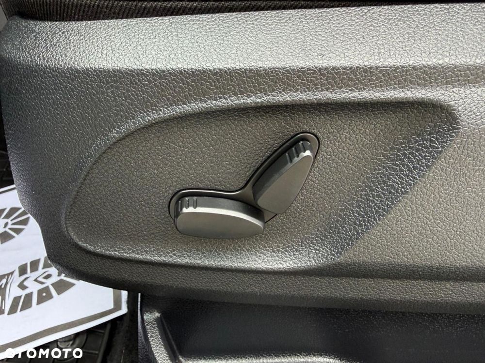 Ford Kuga - 35