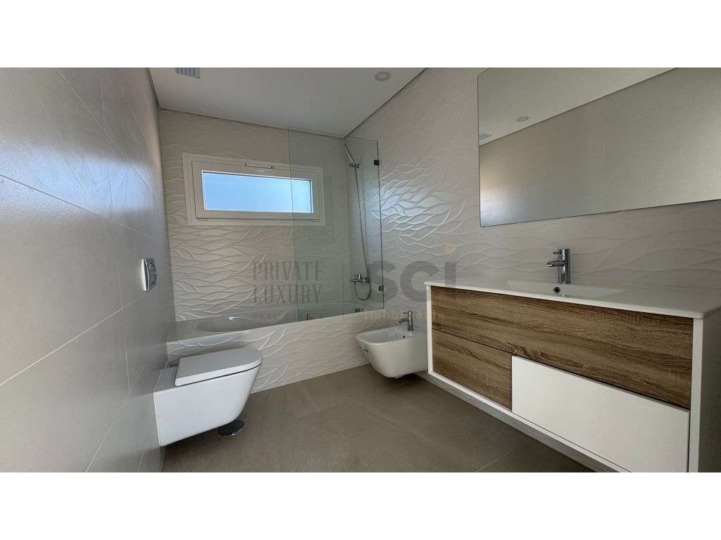 Moradia T4 Térrea Azeitão Piscina e Garagem 460 M2 de Terreno - Grande imagem: 2/19