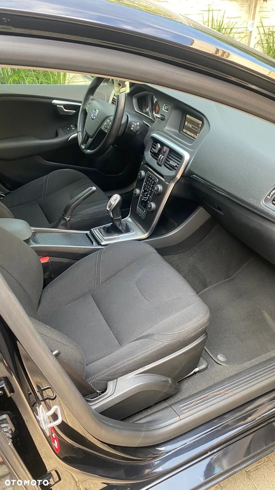 Volvo V40 D3 Momentum - 14