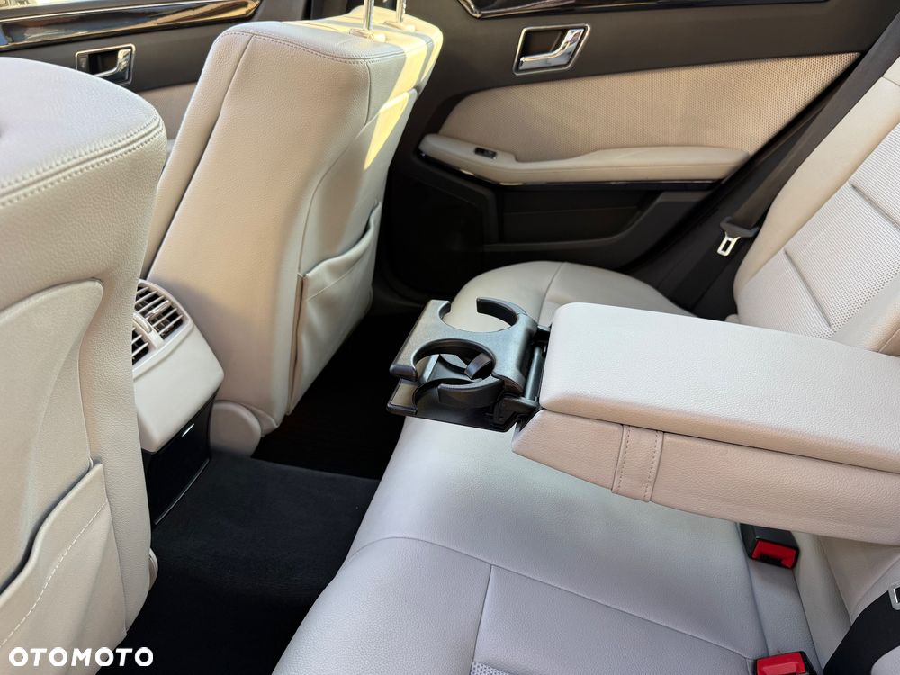 Mercedes-Benz Klasa E 220 CDI DPF BlueEFFICIENCY Automatik Avantgarde - 22