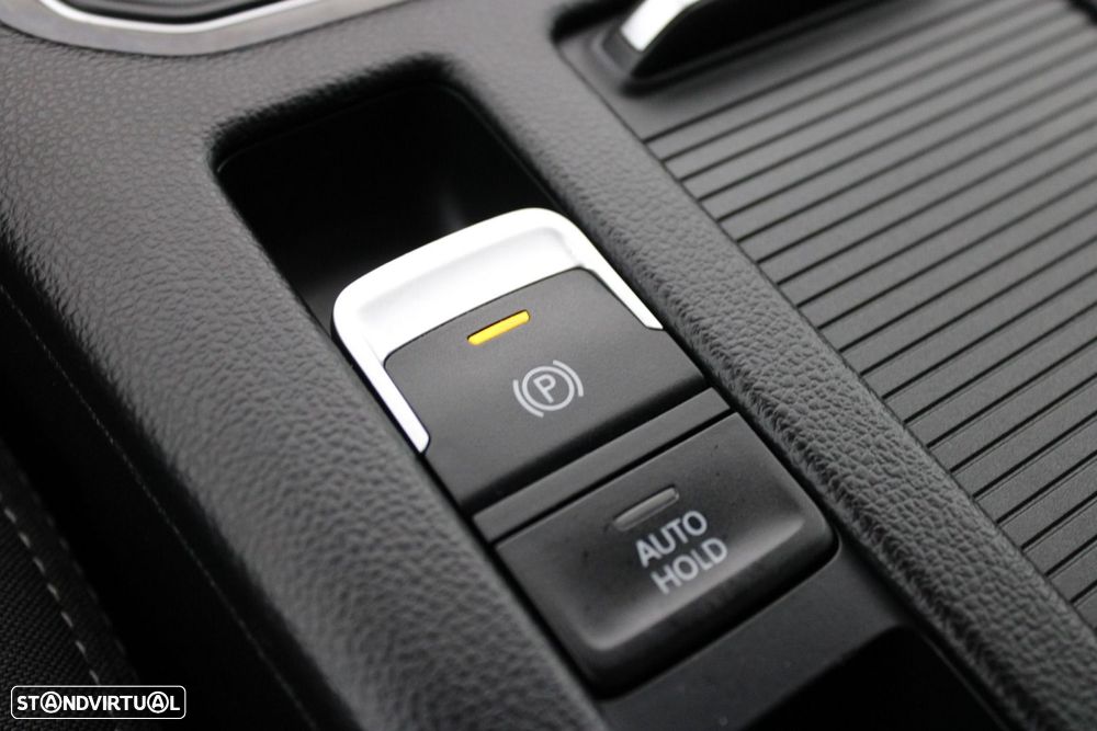 VW Passat 1.6 TDI Business DSG - 23