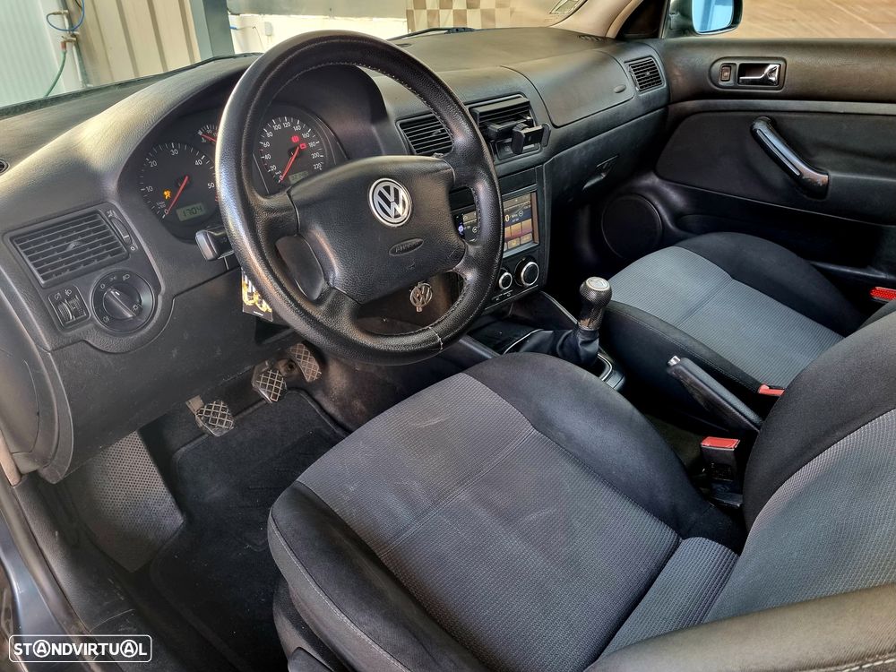 VW Golf 1.9 TDi 25 Anos - 4