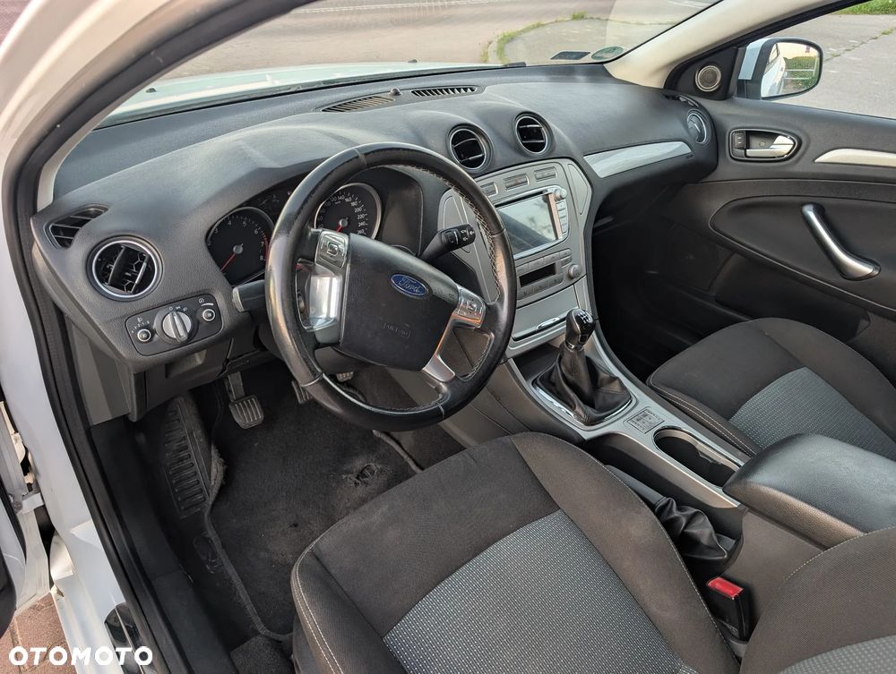 Ford Mondeo 1.6 Ambiente - 10