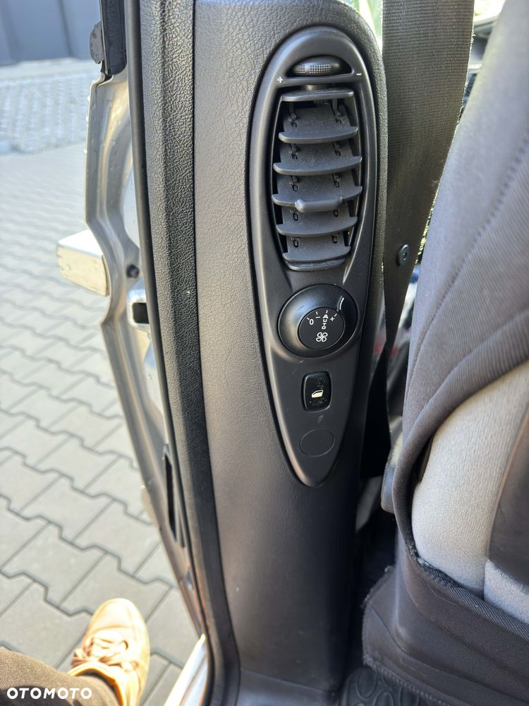 Peugeot 807 2.0 HDi Active - 9