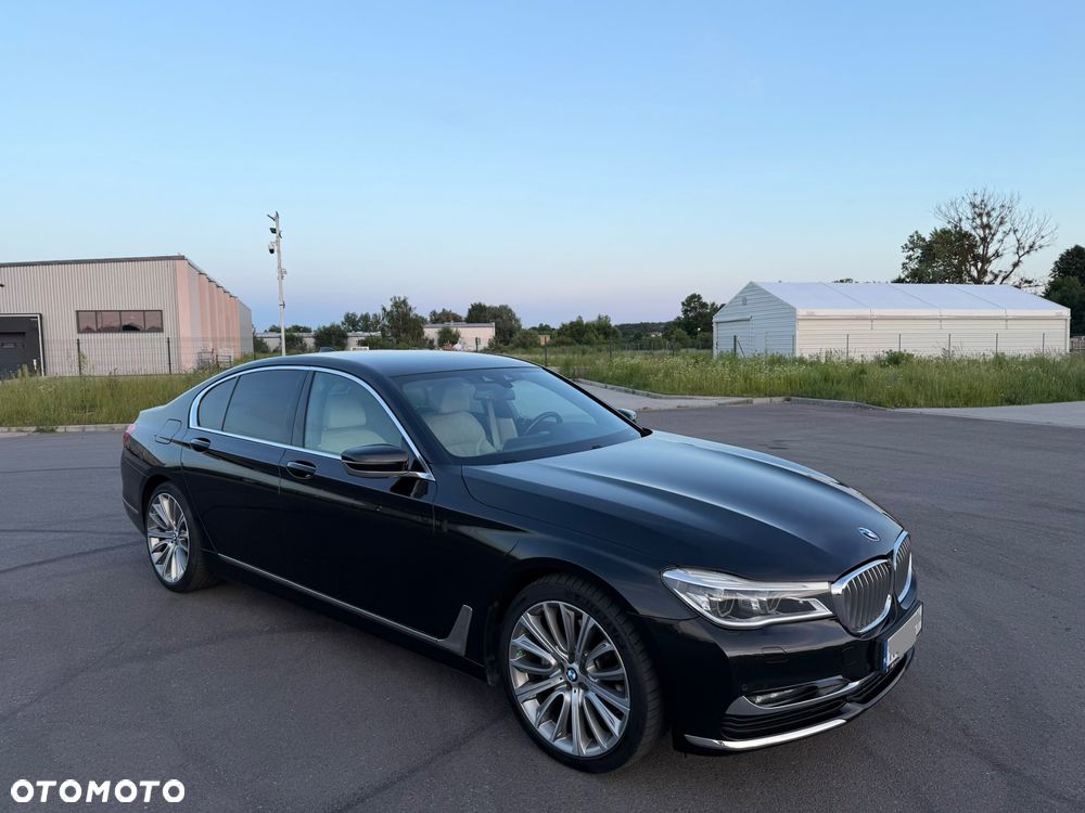BMW Seria 7 740d xDrive - 32