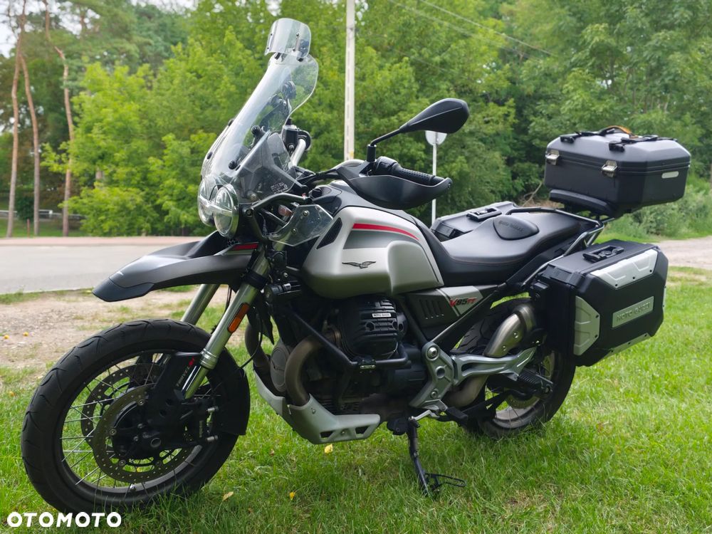 Moto Guzzi V85 - 1