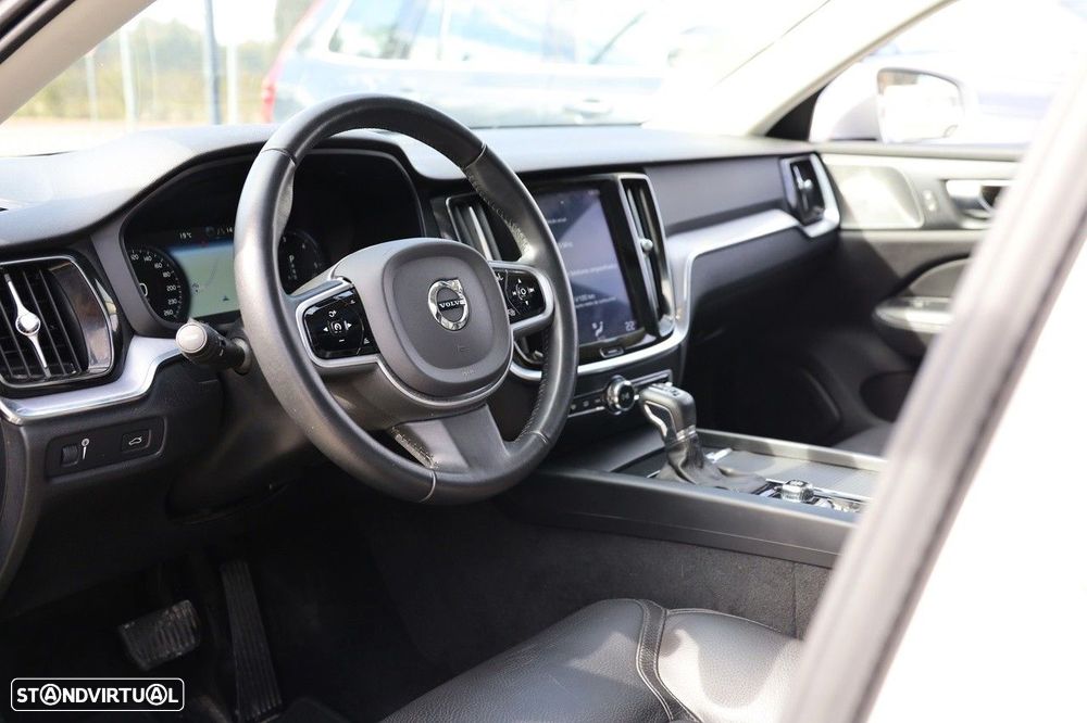 Volvo V60 Cross Country 2.0 D4 Geartronic - 25